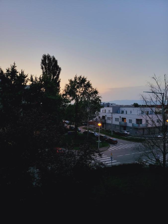 Dolly Apartment Airport Velika Gorica Luaran gambar